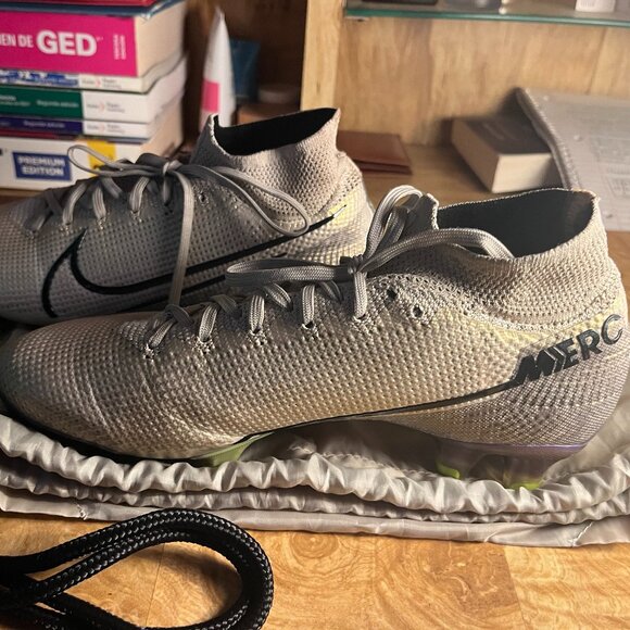 Soccer cleats